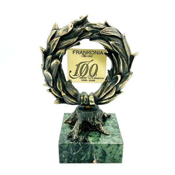 Statuetka — wieniec laurowy